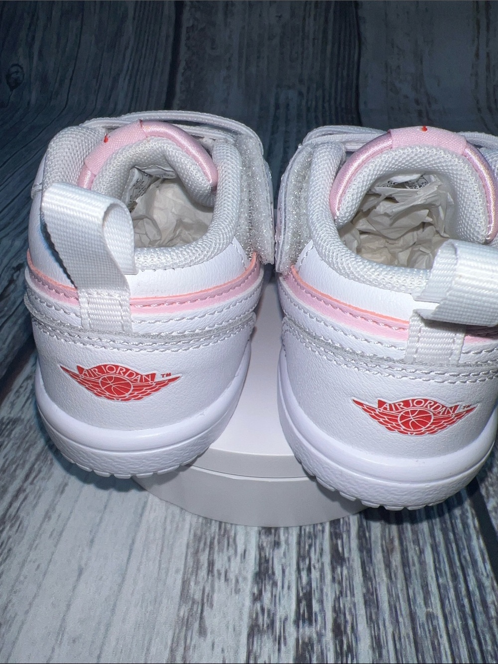 Jordan 1 Crib Shoes White & Pink Infant Size 6C | NWOT - Picture 3 of 7